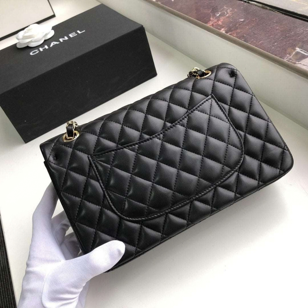 Chanel Classic Flap Bag Black Quilted Lambskin Gold CC Chain Shoulder Bag Medium